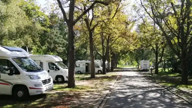 aire "le petit port " pour les camping cars 